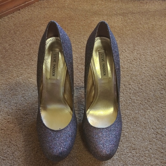 Steve Madden Caryssa Glitter Pump Heel - Picture 3 of 10